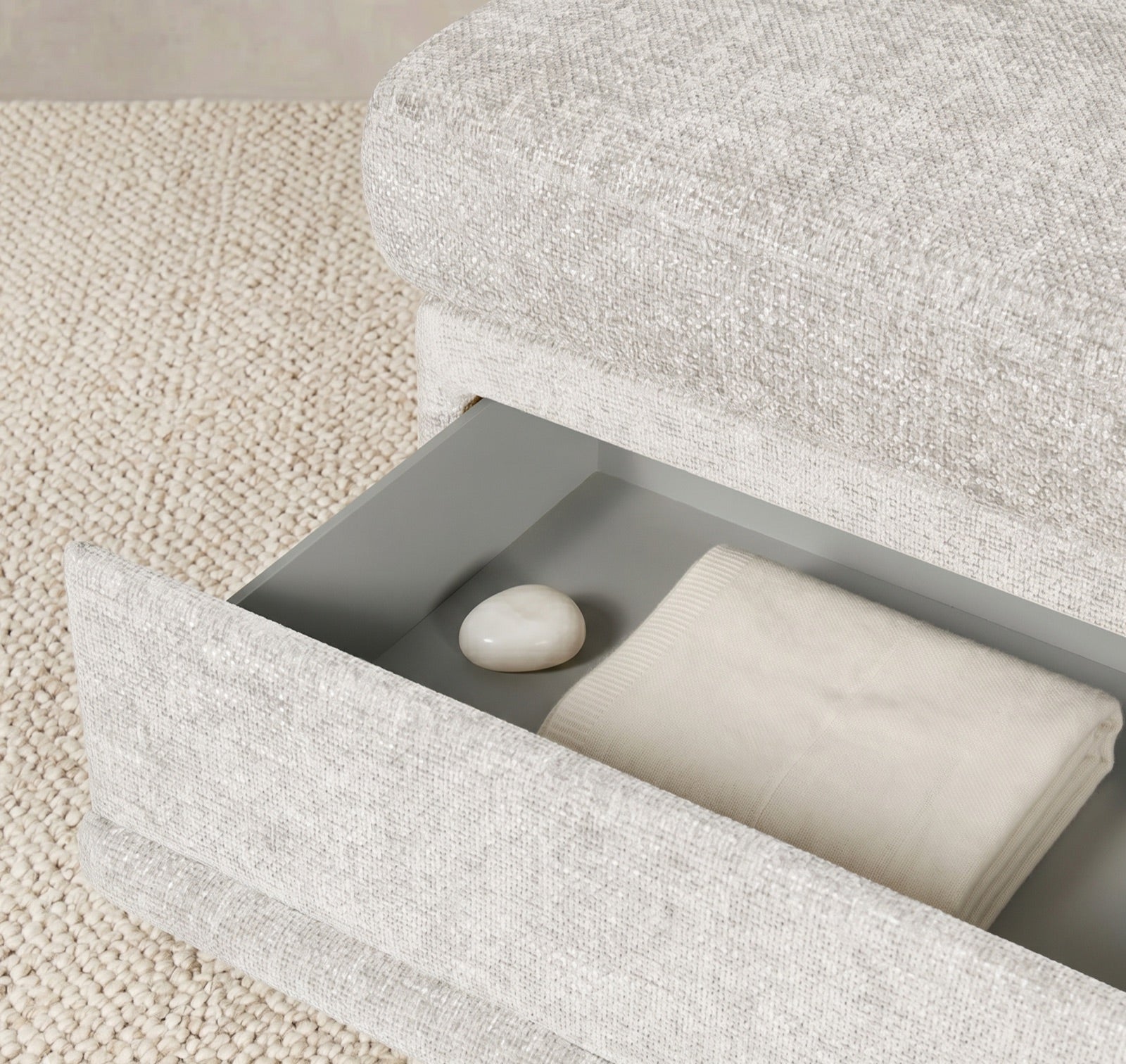 Avenue storage detail