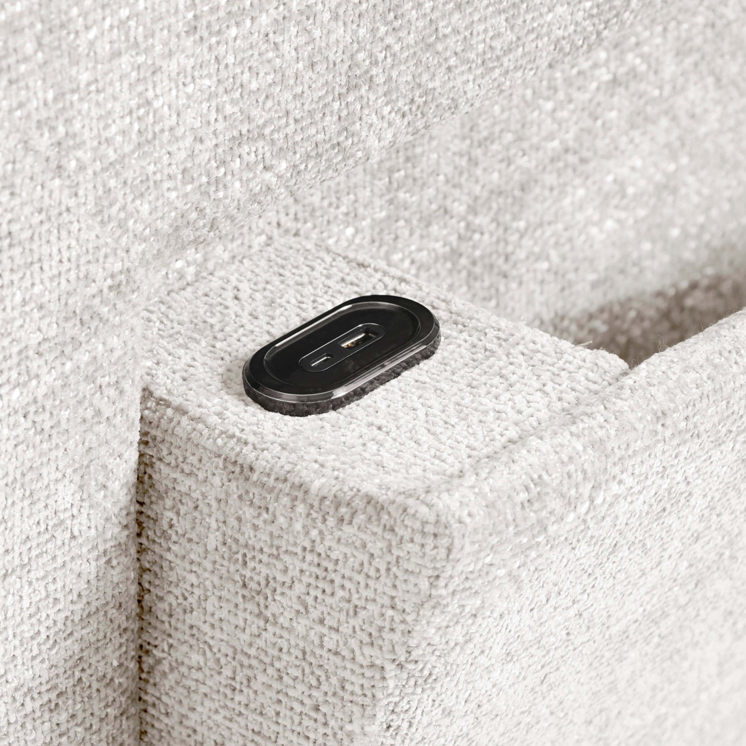 Chancellor USB charger port